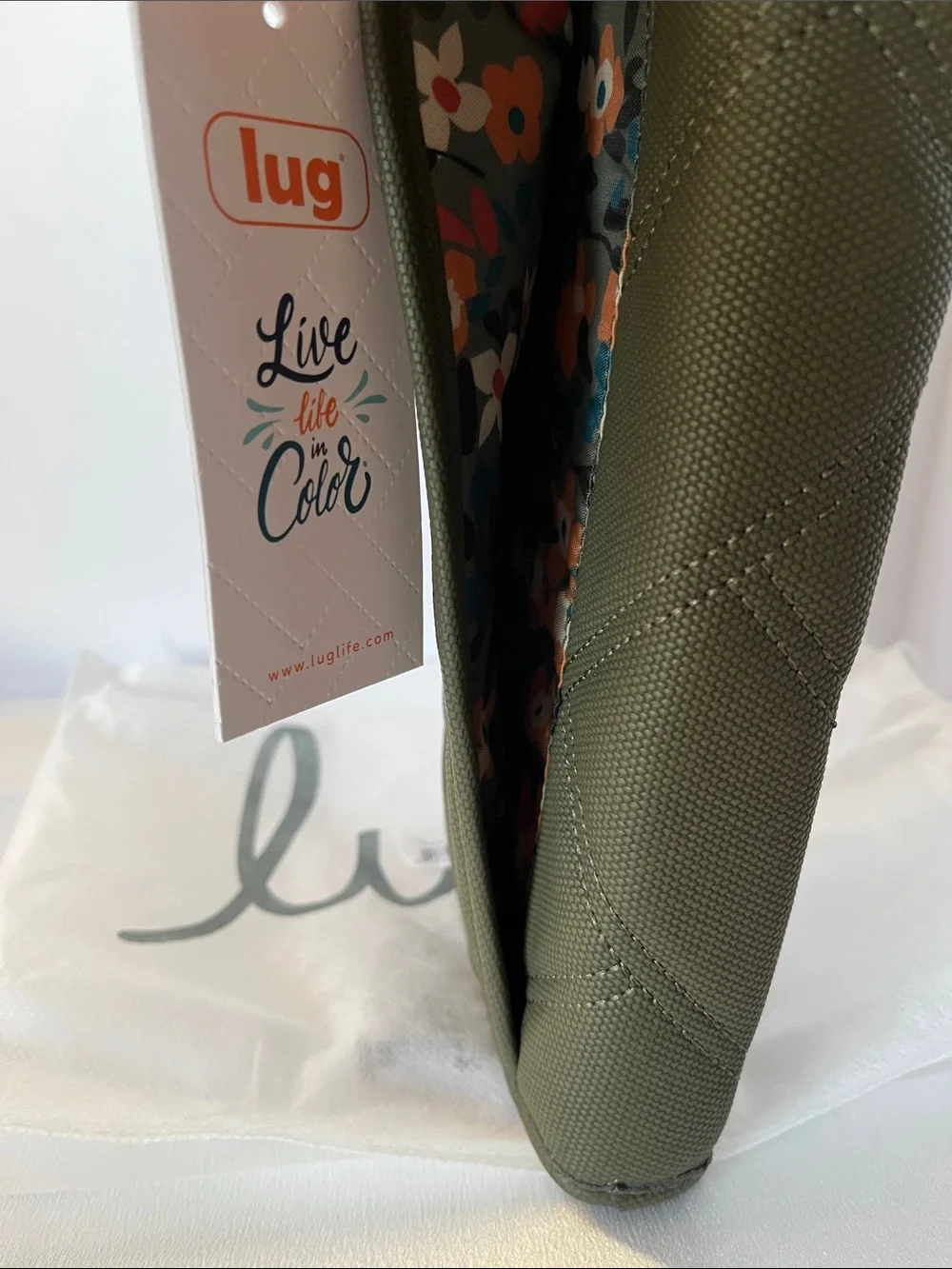 LUG - Tango Matte Luxe VL Travel RFID Wallet in Olive - Picture 4 of 6
